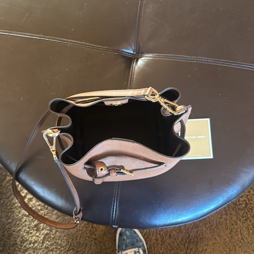 NWOT Michael Kors Emilia Bucket Crossbody Bag Brown - Picture 7 of 8
